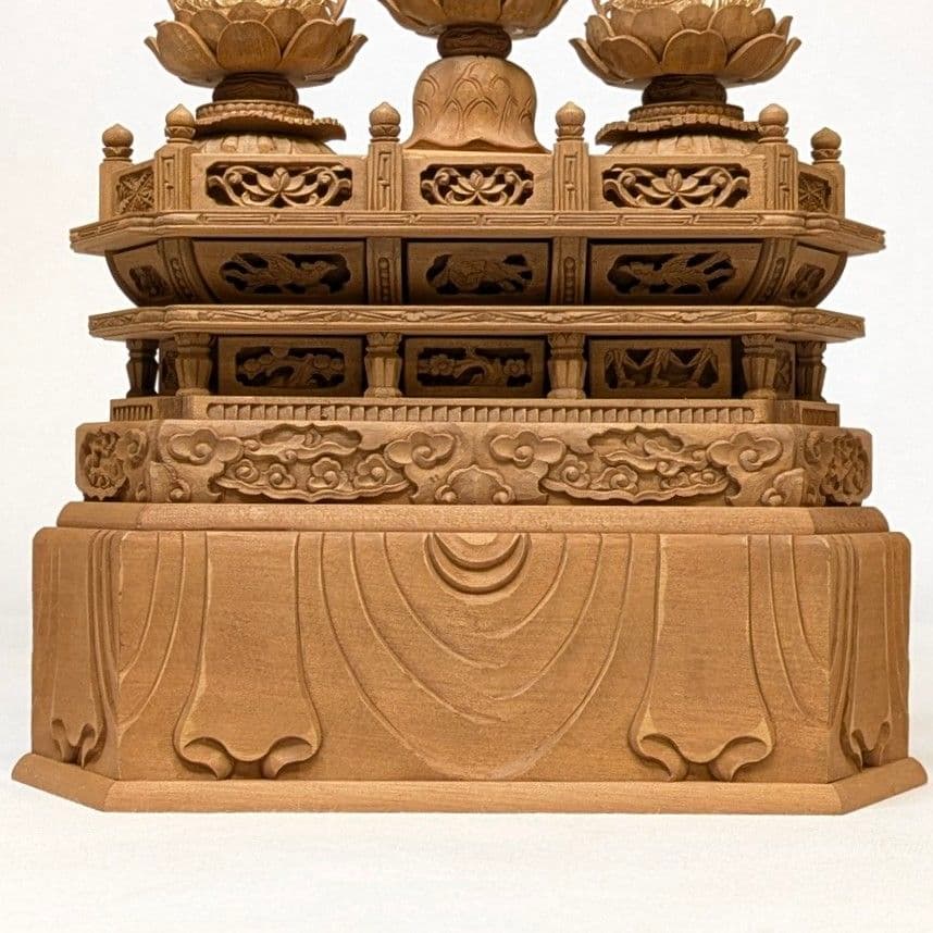 【フォロー割・新品】 三宝尊　金泥　紅檀　上彫り　総高さ約26cm　日蓮宗
