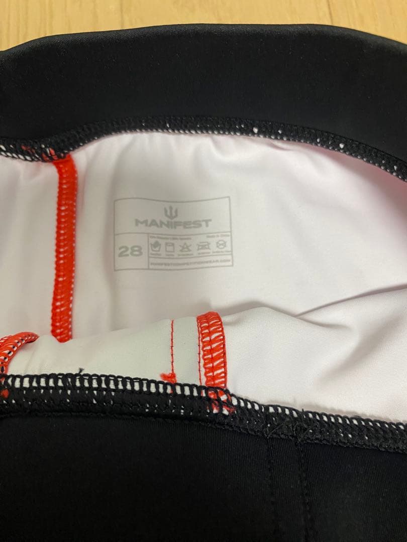 水着・ラッシュガード t.watanabe