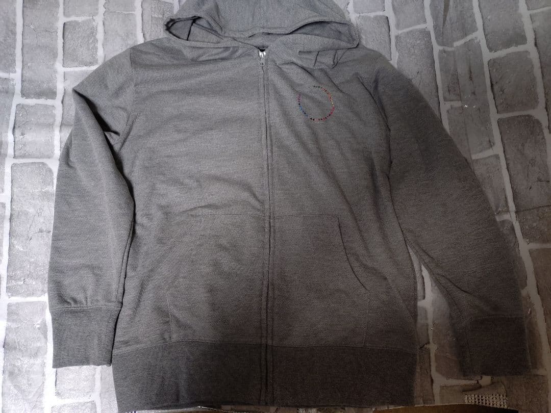 美品【一回着用】【Lサイズ】【グレー】【STARS】【2023】パーカー