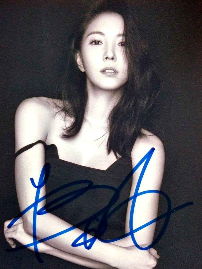 セール中…ボア直筆サイン入り2Lサイズ写真…BoA…