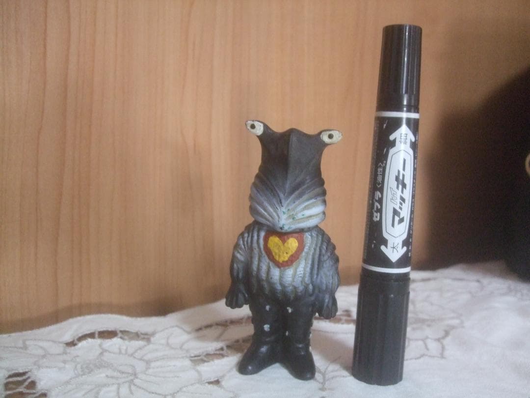 サ*だ様 ウルトラ怪獣　ソフビ　ペガッサ星人　円谷プロの刻印