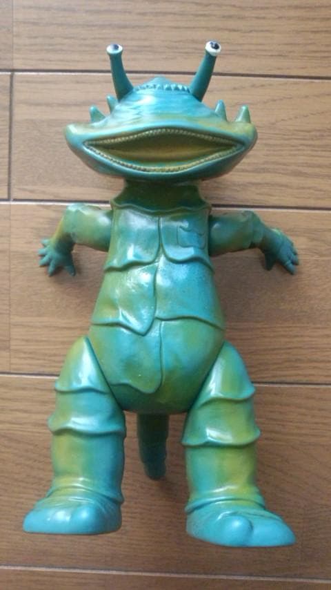 ソフビ人形　ウルトラQ　カネゴン