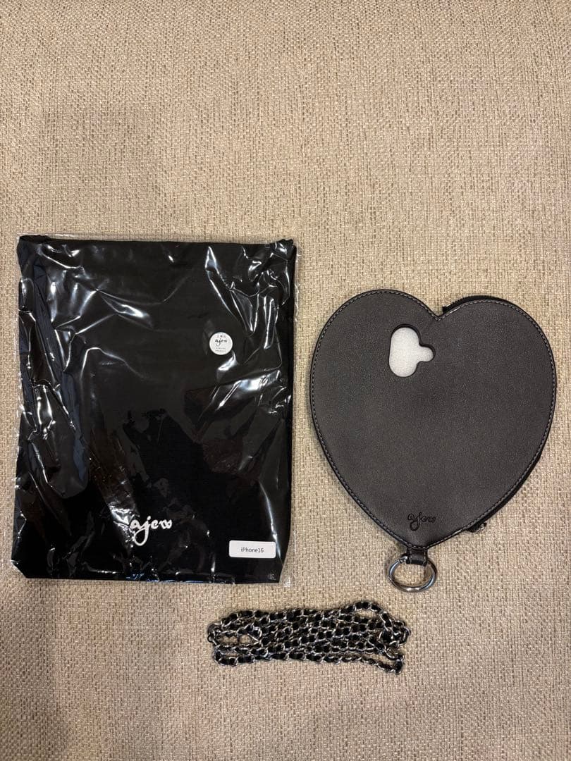 ajew ハート型 iPhone16ケース ブラック