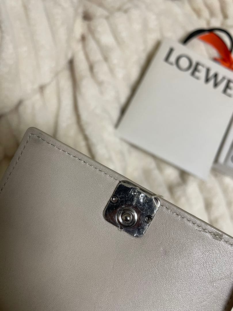 LOEWE ベージュ レザー キーケース