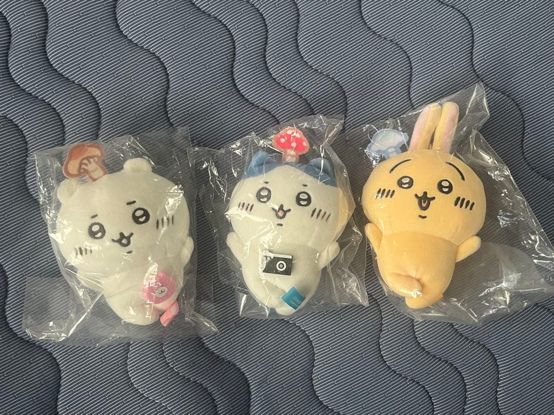 ちいかわ　森のキノコぷちマスコット　ハチワレ　うさぎ