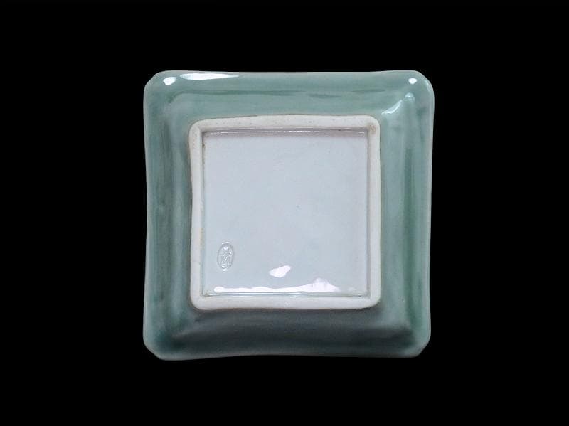 渋草焼　青磁　陽刻　巾着に桜の図　五陶　四方角皿　F348AS-fbuk