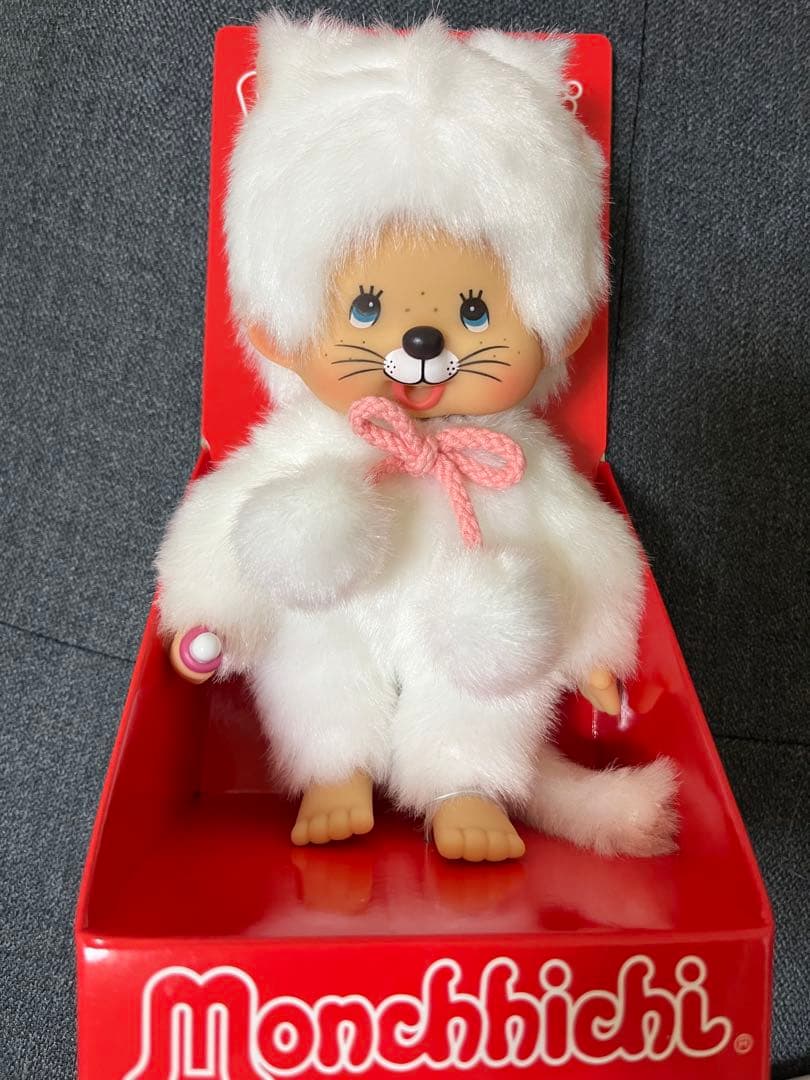 モンチッチ　ねこ　ネコ　猫　ホワイト　白　マスコット　ぬいぐるみ　海外限定　新品