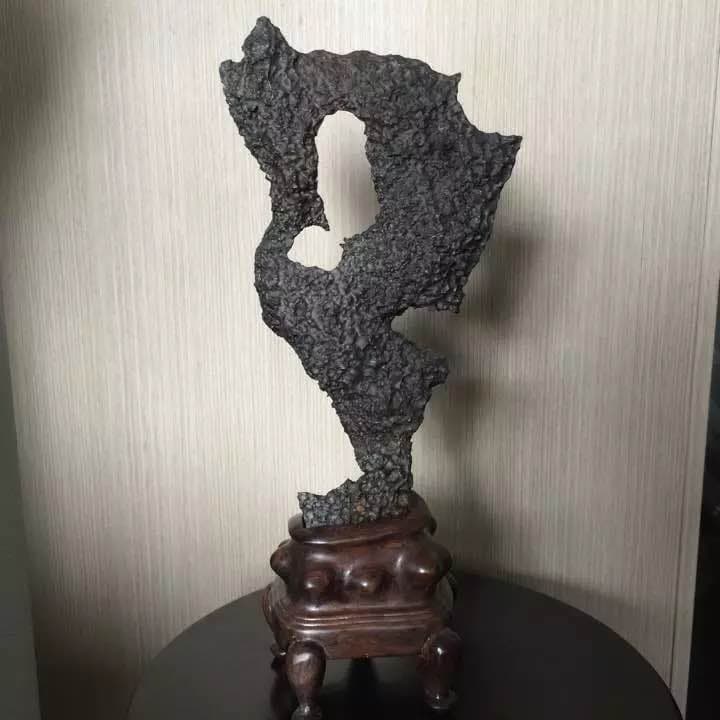 中国 天然太湖石 紅木