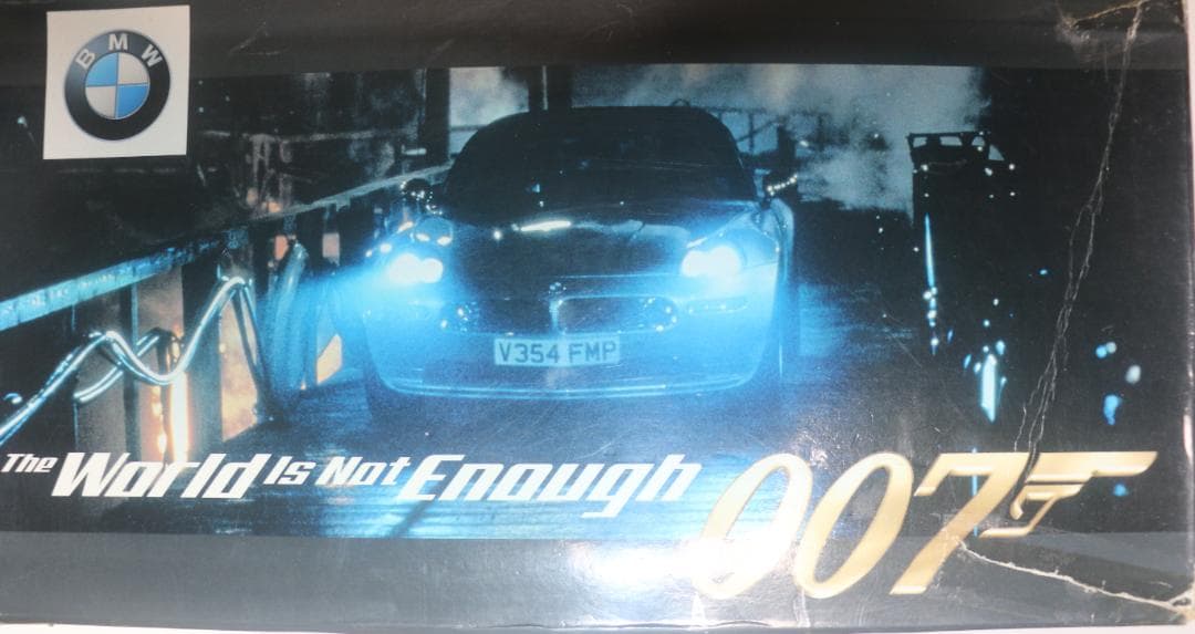 BMW Z8 「007 ワールドイズノットイナフ」バージョン １／１８中古品