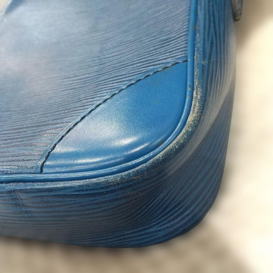 週末価格‼️ ヴィトン エピ ダヌーブ ショルダーバッグ ブルー 難あり