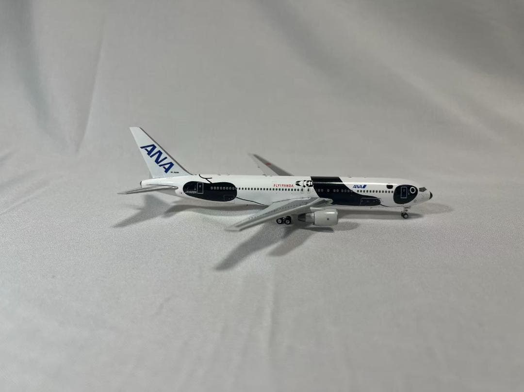 Phoenix 04218 全日空 B767-300ER JA606A パンダ
