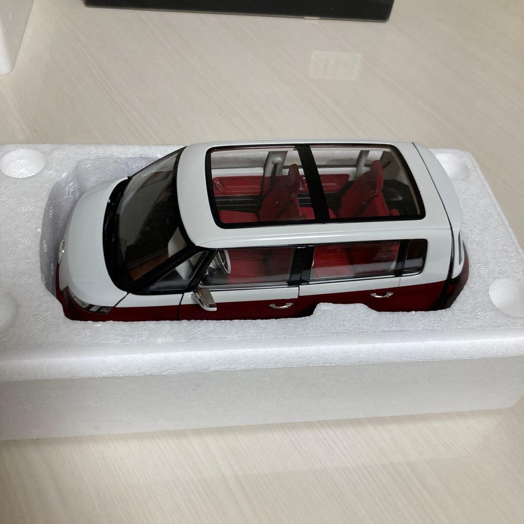 NOREV Bulli ミニカー 赤/白 1/18