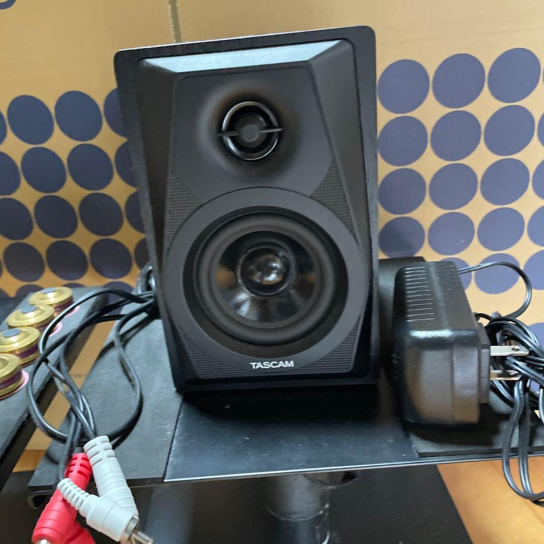 TASCAM VL-S3BTモニタースピーカー、卓上スタンド、インシュレーター
