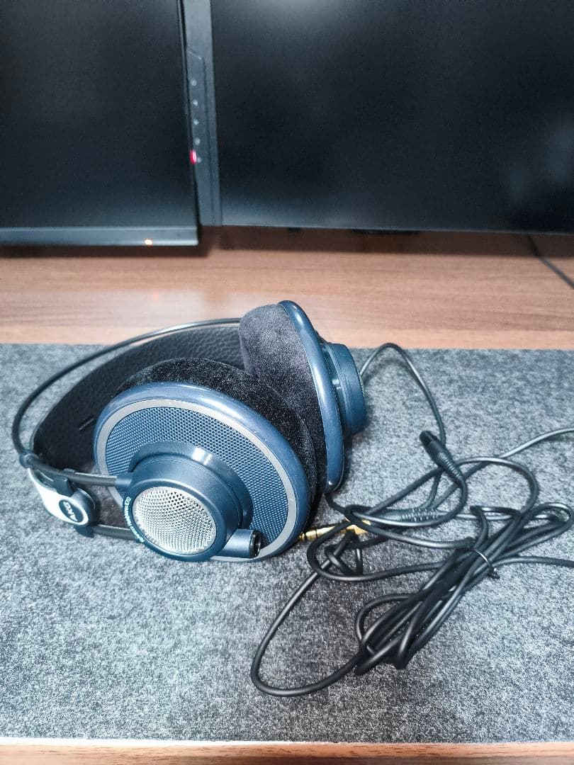 AKG K702 開放型ヘッドホン 使用時間わずか