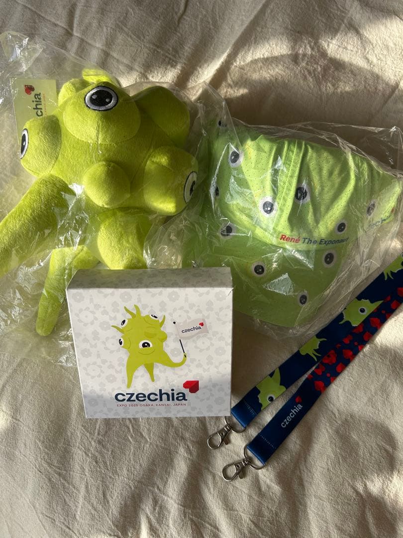 【万博EXPO2025 OSAKA】 レネトイ、キャップ、ストラップ、お菓子