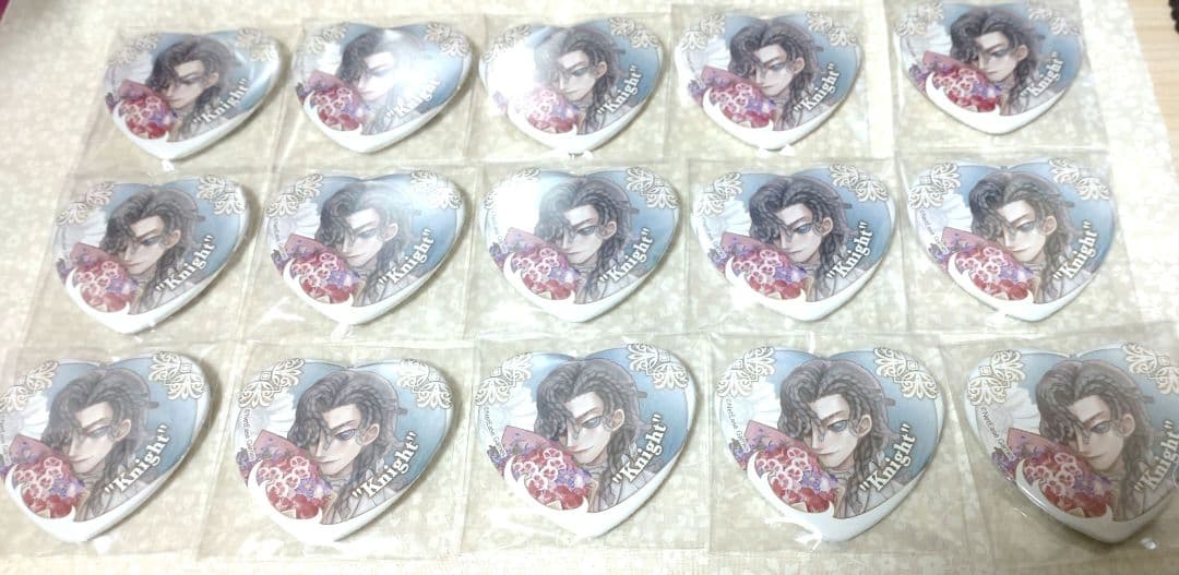 【匿名配送】ホワイトデー　騎士　缶バッジ15個セット