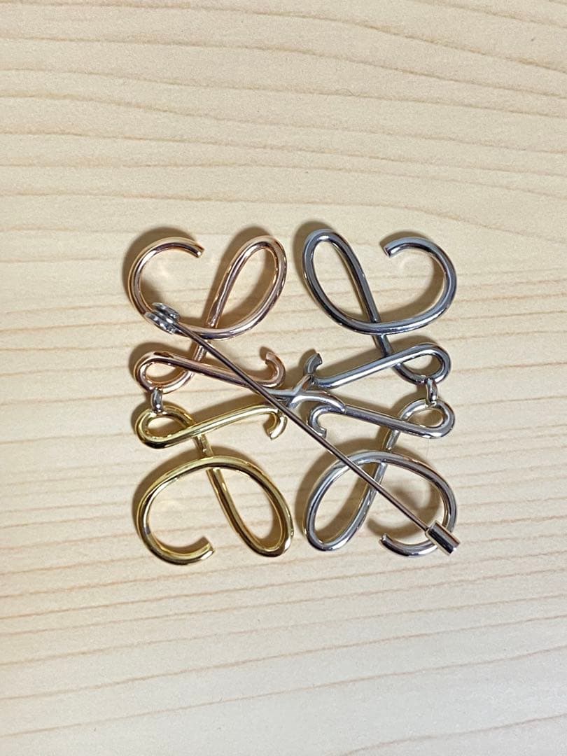 LOEWE ロエベ アナグラムブローチ マルチカラー