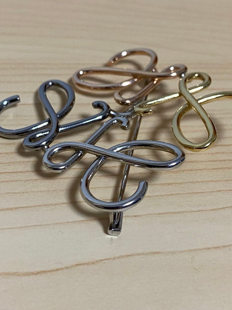 LOEWE ロエベ アナグラムブローチ マルチカラー