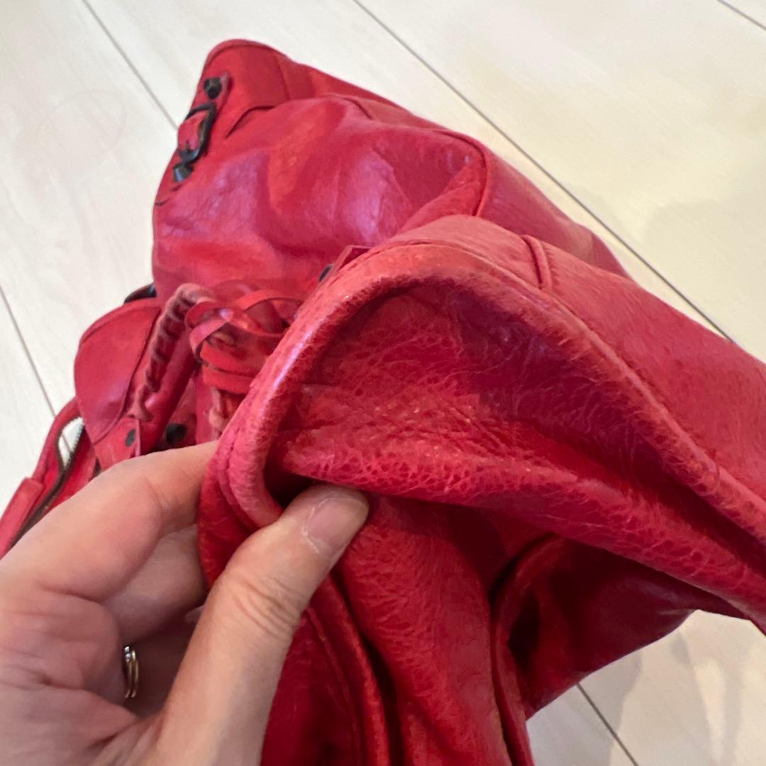 バレンシアガ　レザーショルダーバッグ レッド フリンジ付き