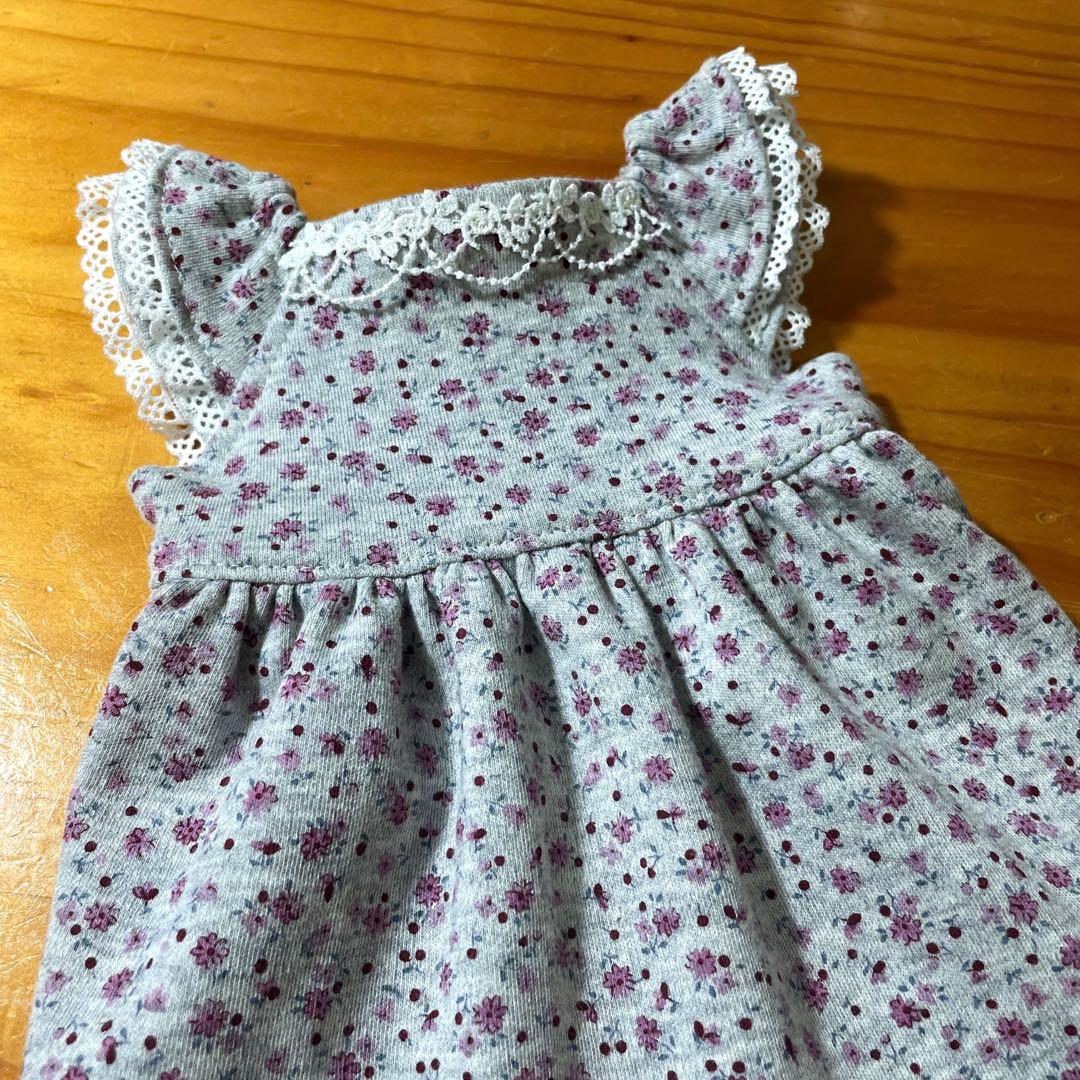 ハンドメイド犬服　小花柄ニットのヒラヒラお袖キャミワンピ　お袖2段レース付