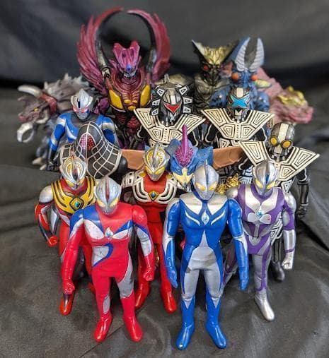 ウルトラマンコスモス＆登場怪獣・宇宙人（バンダイ）ソフビフィギュア16体セット