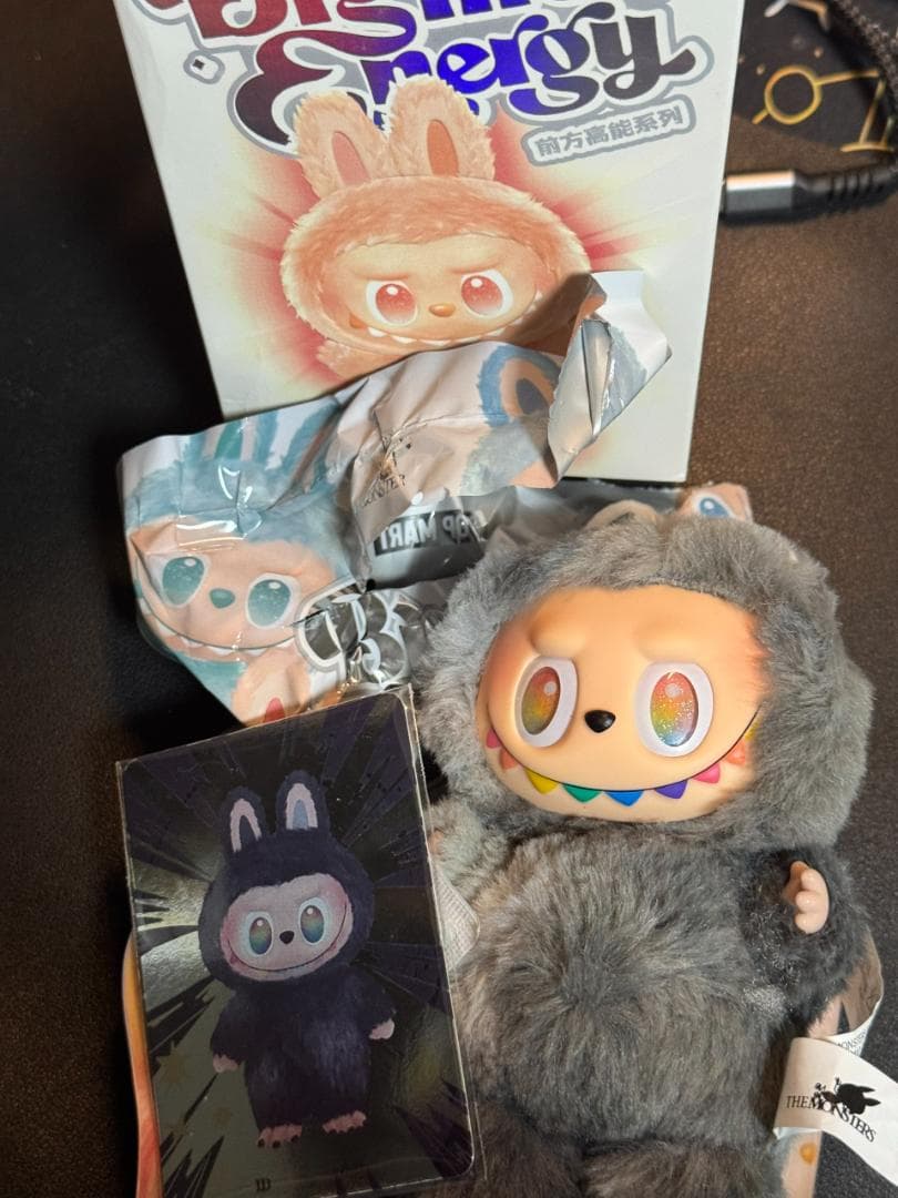 ゆ*2様 POP MART ラブブ　エナジー　シークレット　ぬいぐるみ QRコー