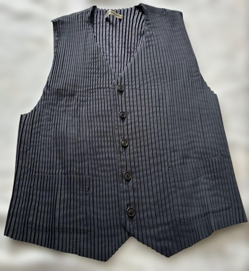 ISSEY MIYAKE プリーツベスト　 BLACK ポケット付　サイズXL