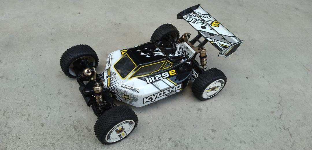 京商　KYOSHO インファーノ MP9e　電動ラジコンバギー