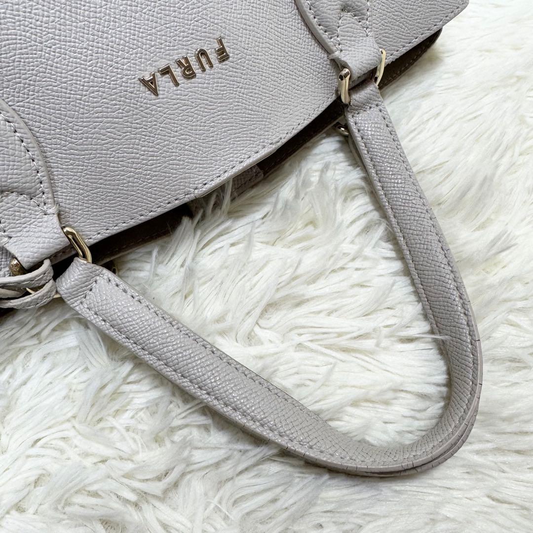 ✨保証書付き✨フルラ 現行 ヴィットリア ショルダーバッグ 現行ロゴ グレージュ