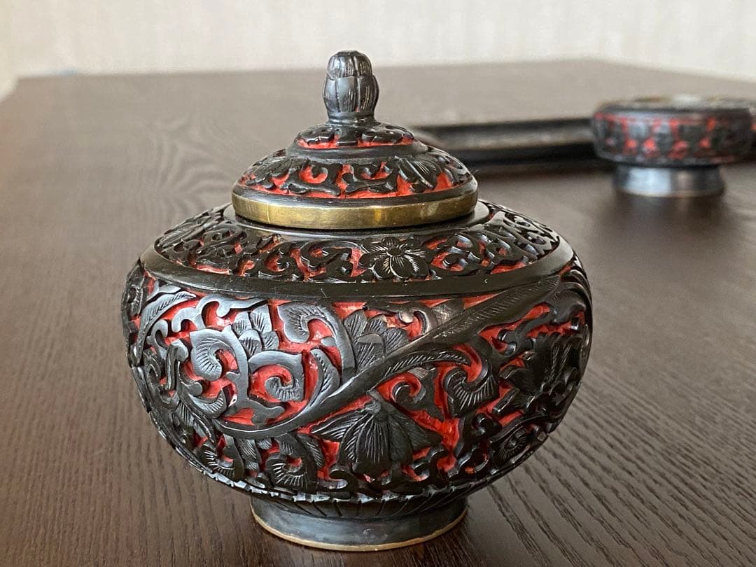 未使用　中国古玩　中国工芸美術品茶器茶道具　堆黒彫漆セット トレー付き