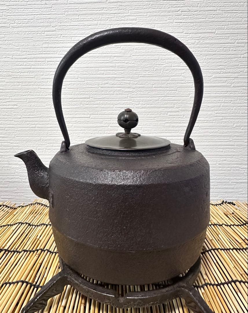 未使用、山形水沢 伝統工芸士 菊池 政光作 飾銅蓋 南部鉄瓶　南部鉄器　鉄瓶