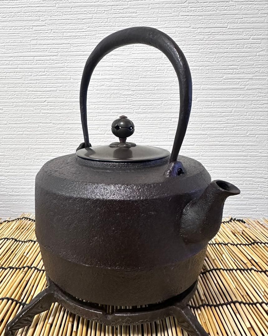 未使用、山形水沢 伝統工芸士 菊池 政光作 飾銅蓋 南部鉄瓶　南部鉄器　鉄瓶