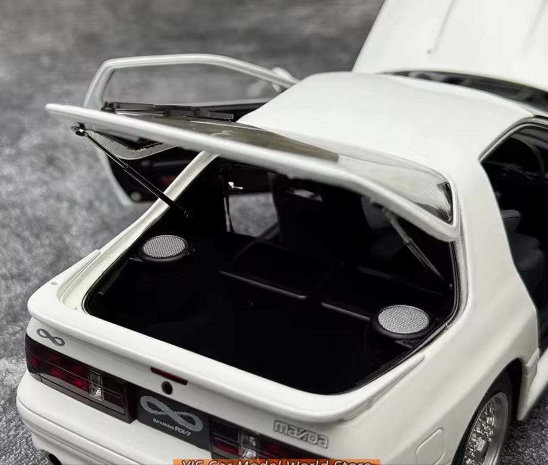 WHELARTダイキャスト 1:18スケール マツダ RX7 FC3S モデル