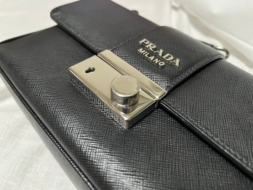 PRADA ブラック ショルダーバッグ　正規品