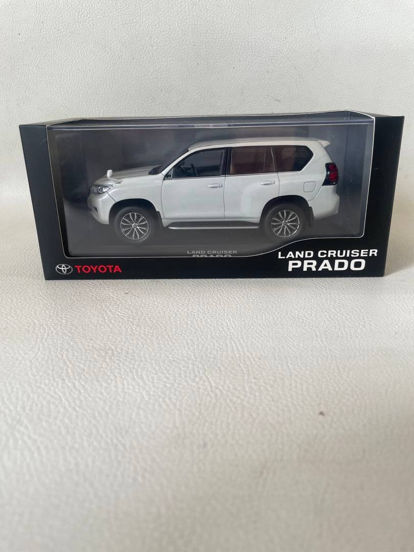 トヨタ ランドクルーザー プラド ② 070 ホワイトパールクリスタルシャイン