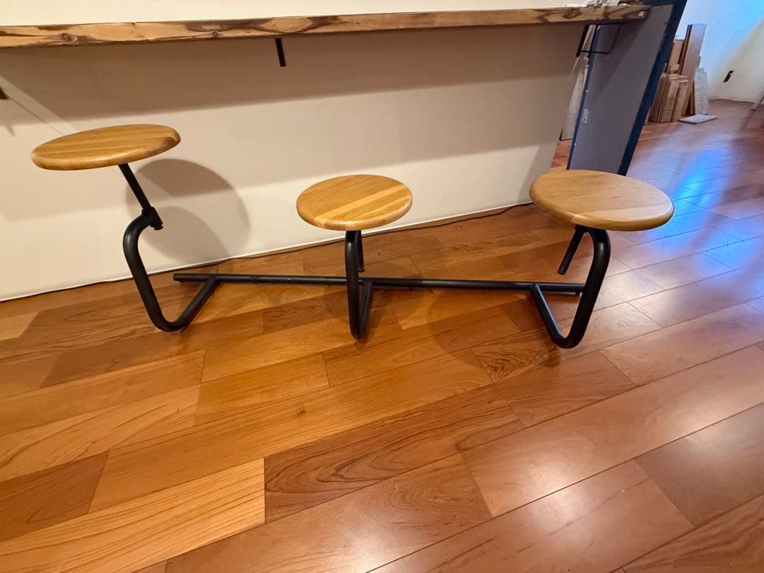 【展示品】ナラ無垢材座面の3連ベンチ