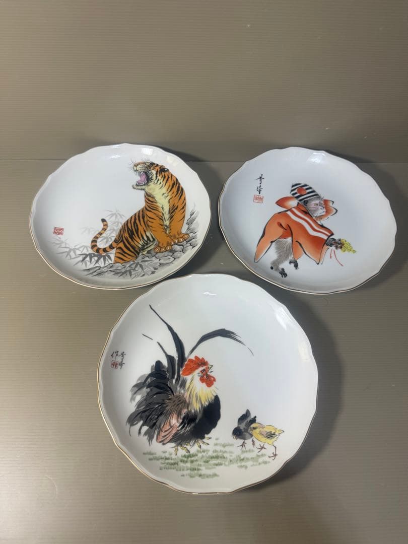 2519 深川製磁　虎　猴　鶏　皿　3客　未使用