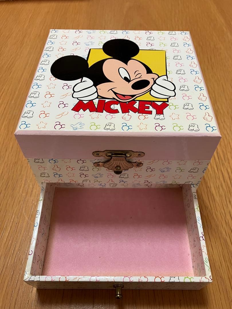 レア未使用 限定2000本 生誕80周年 ミッキーマウス ダイヤ入り腕時計