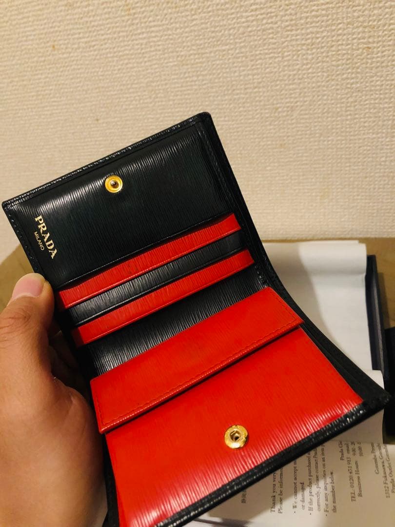 PRADA二つ折り財布 (ICチップ(RFID)搭載)