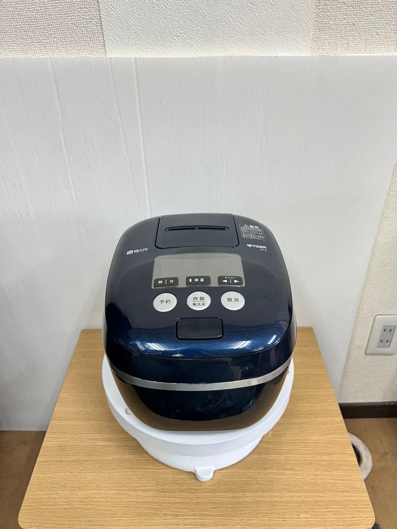 タイガー 炊飯器 JKC-A100（5.5合）IH炊飯ジャー 2016年製