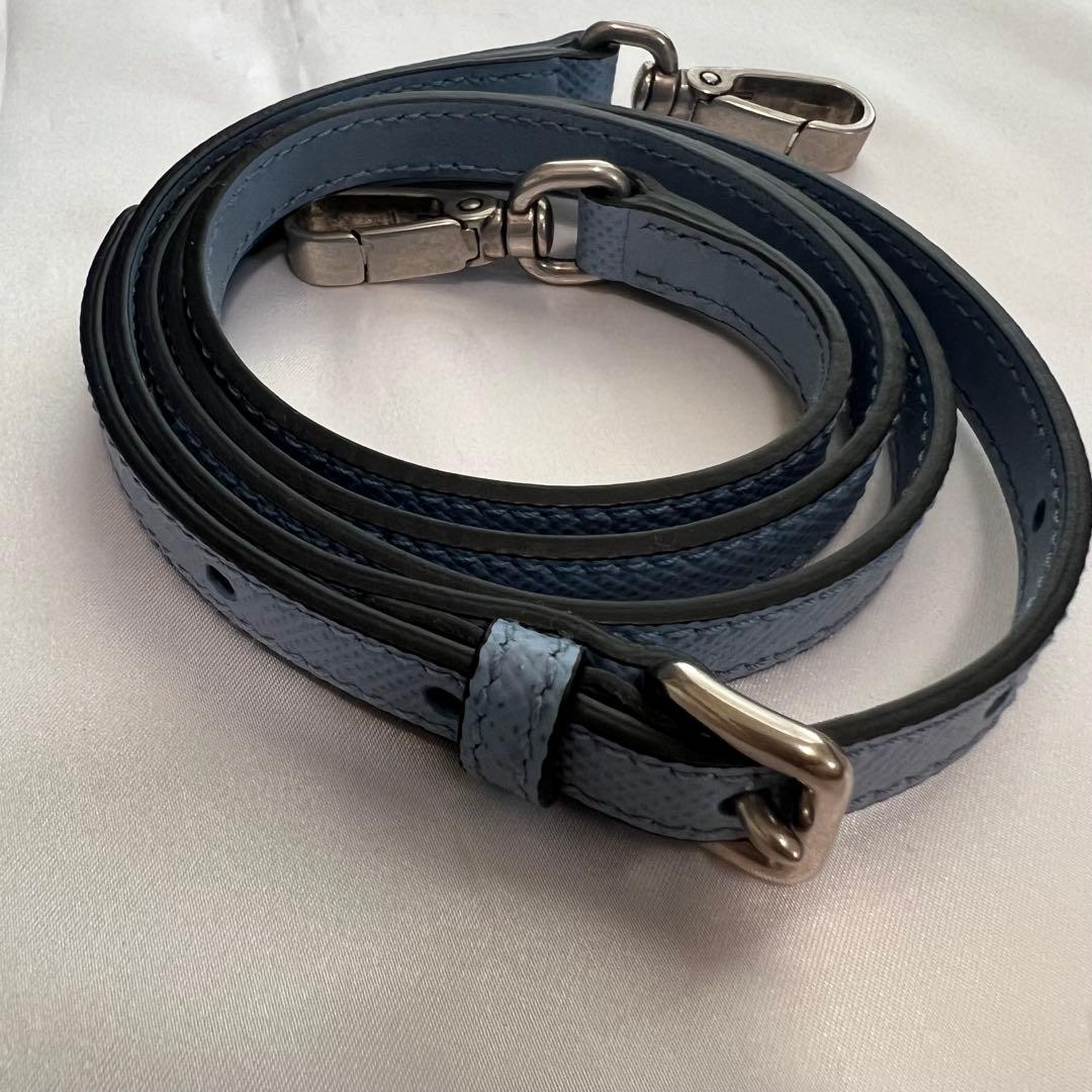 (ゆこ)PRADA ライトブルー ハンドバッグ ショルダーストラップ付き