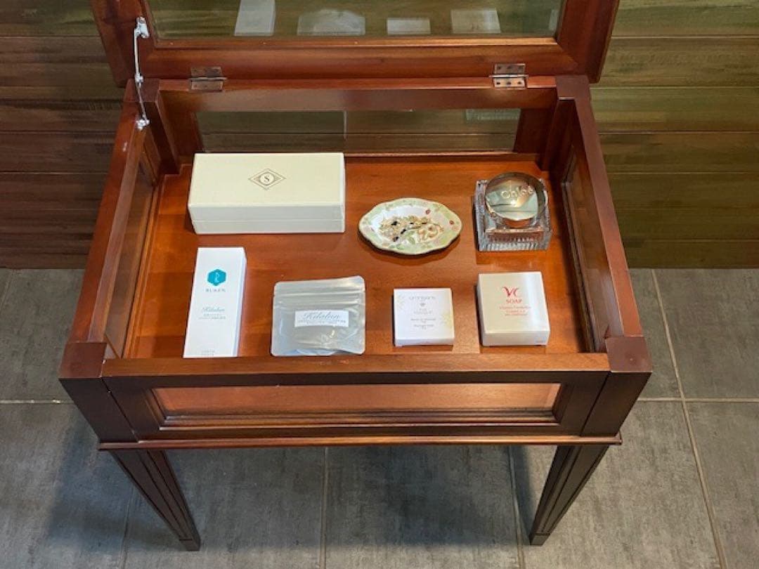 直接引取歓迎 超美品■面取ガラス硝子 コレクションテーブル/ショーケーステーブル