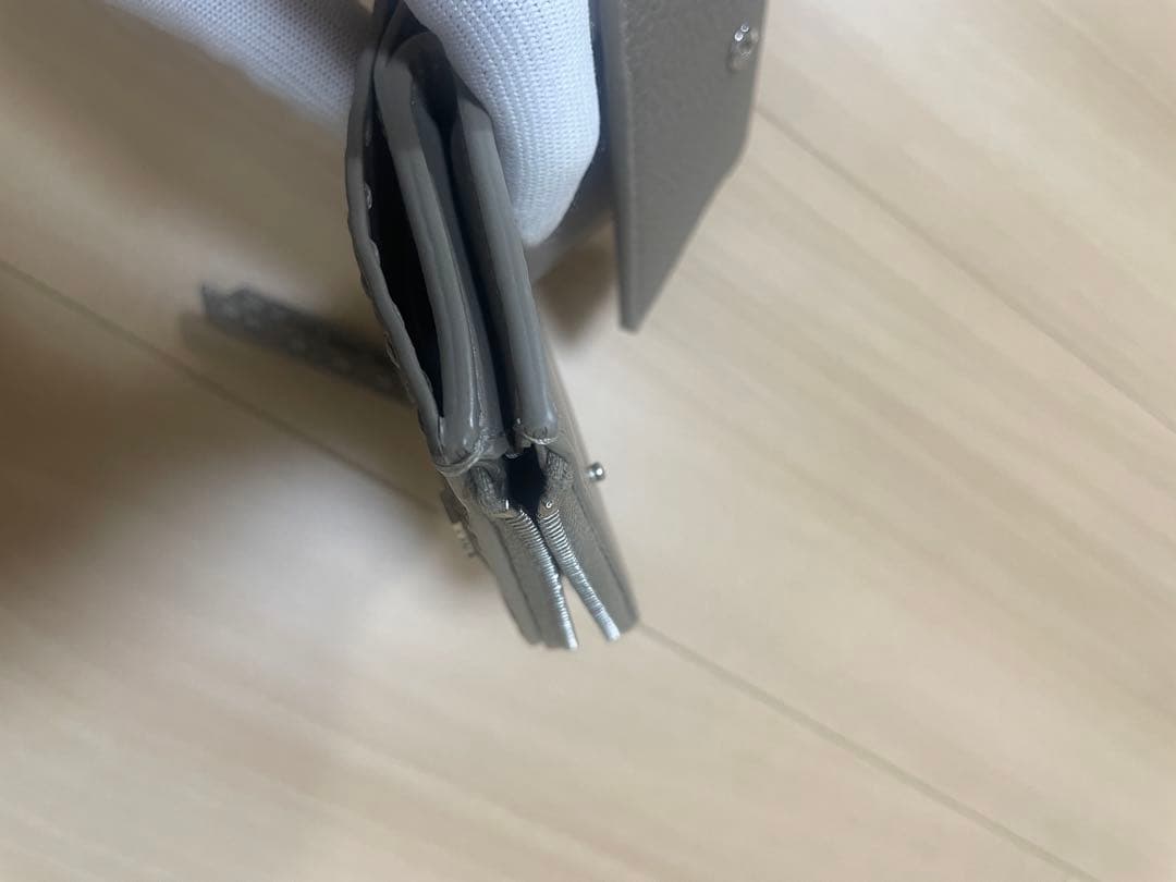 FENDI フェンディ ピーカブーマイクロ三つ折り財布セレリアグレー