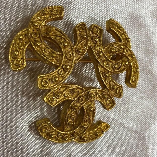 ■シャネル　トリプルココブローチ