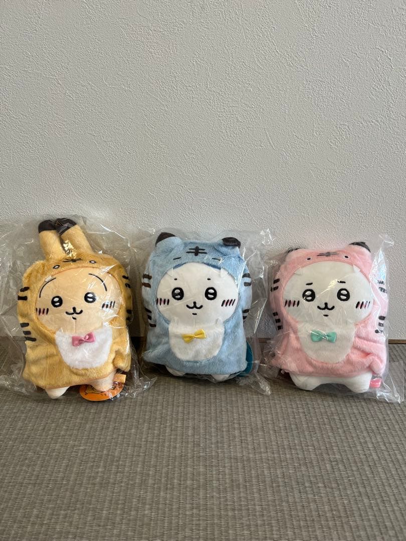 ちいかわハッピーバッグ2022年ぬいぐるみ・缶バッジ