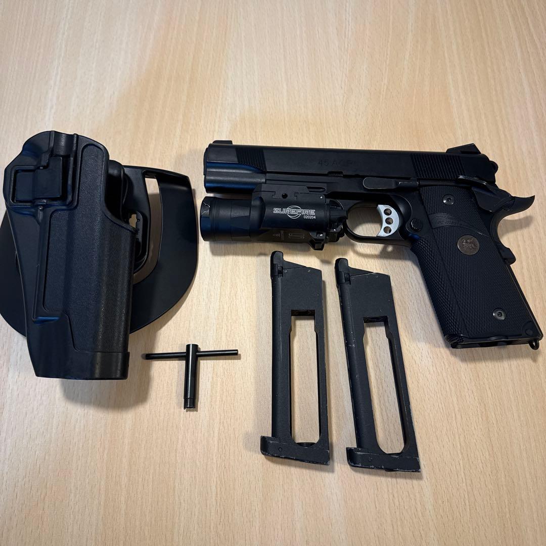 carbon8 M45 CQP ライト＋スペアマガジン＋ホルスター付き