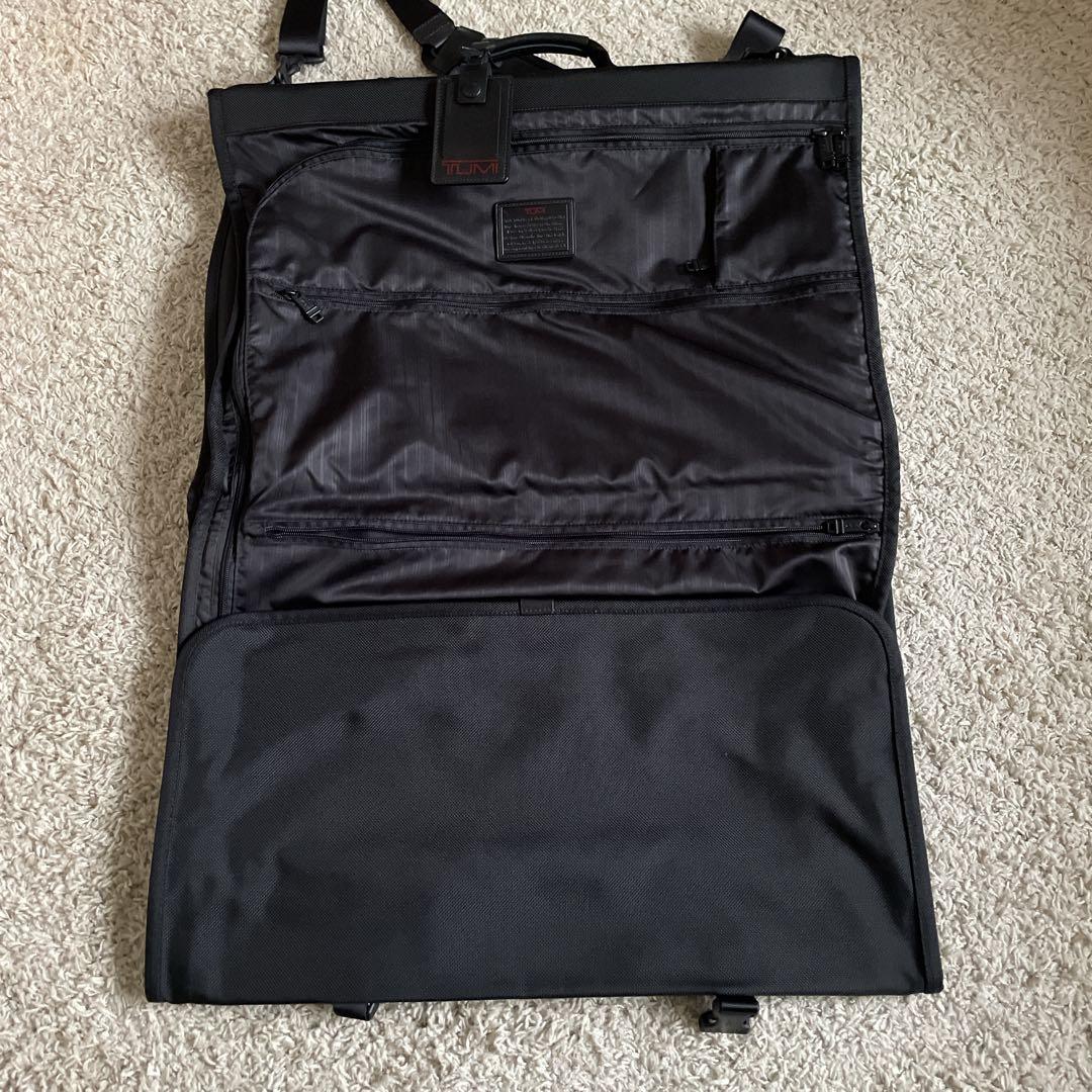 【極美品】TUMI ガーメントバッグ トライフォールド 22133DH ブラック