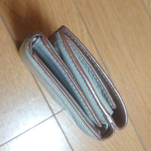 LOEWE ロエベ 三つ折り財布 【ボタン緩みあり】