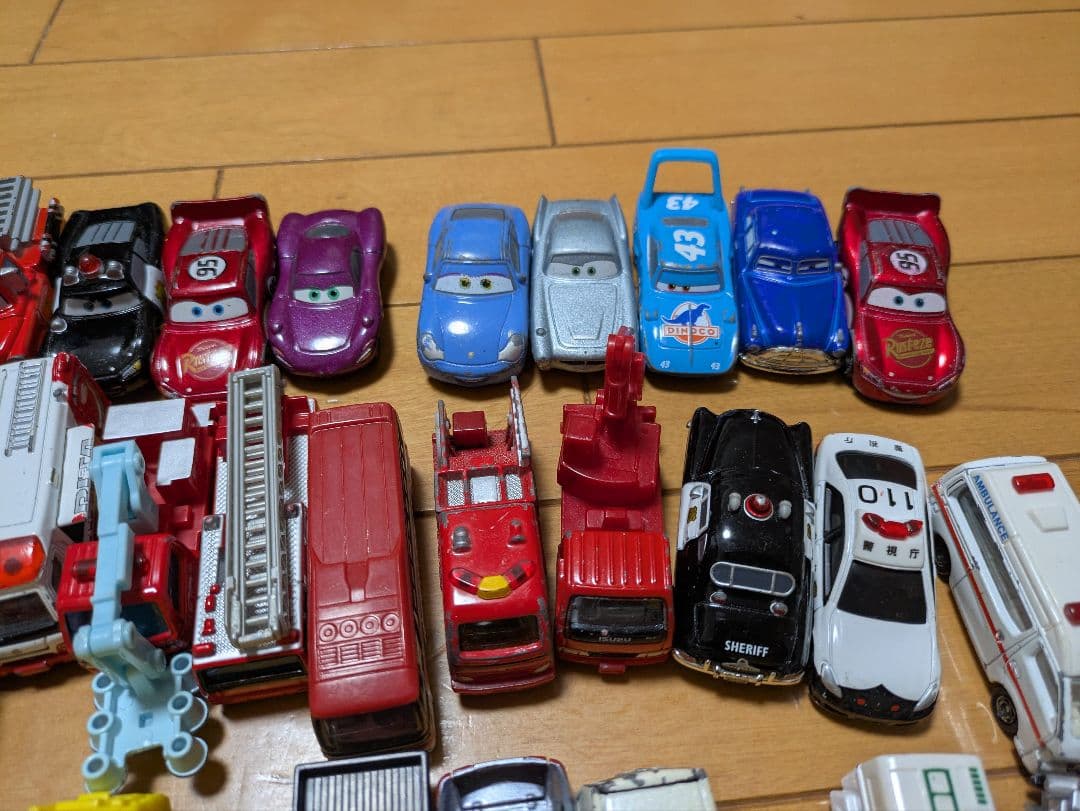 トミカ　まとめ売り 約70台 色々な車種