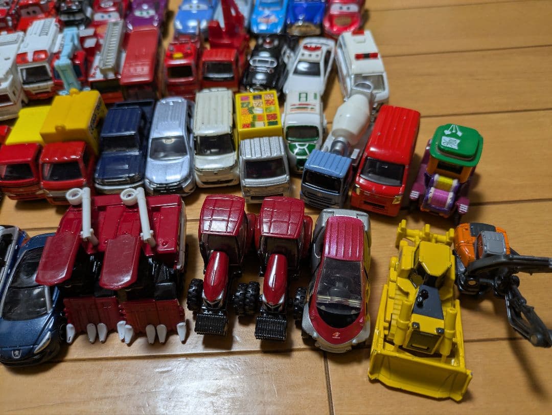 トミカ　まとめ売り 約70台 色々な車種